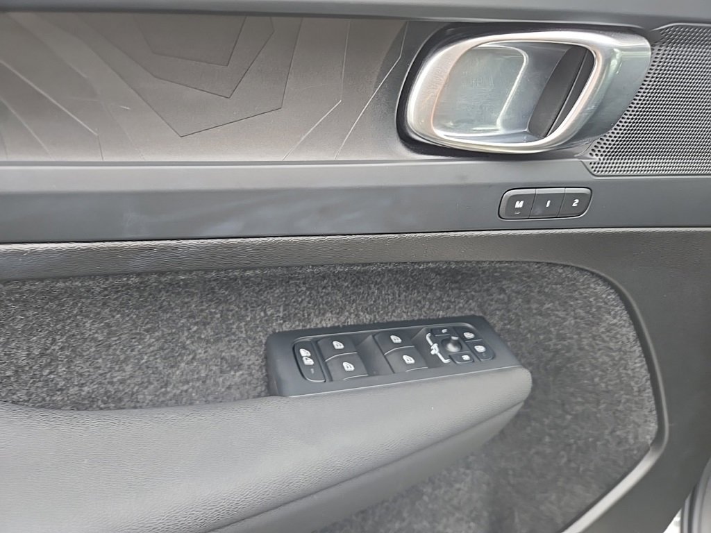 Certified 2023 Volvo C40 P8 Recharge Plus w/ Climate Package image 20