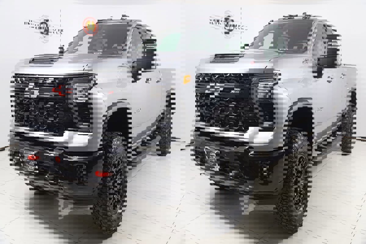 Used 2025 Chevrolet Silverado 2500 ZR2 image 5