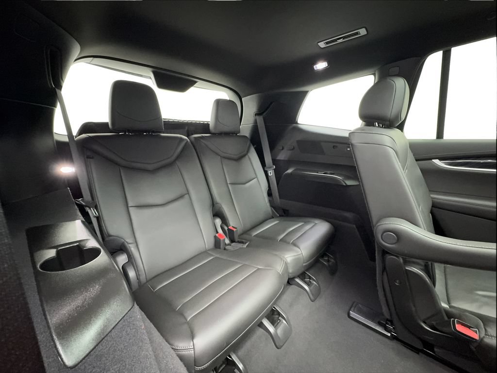Used 2025 Cadillac XT6 Premium Luxury AWD/4WD image 32