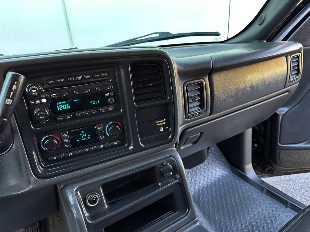 Used 2005 GMC Sierra 3500 SLT image 20