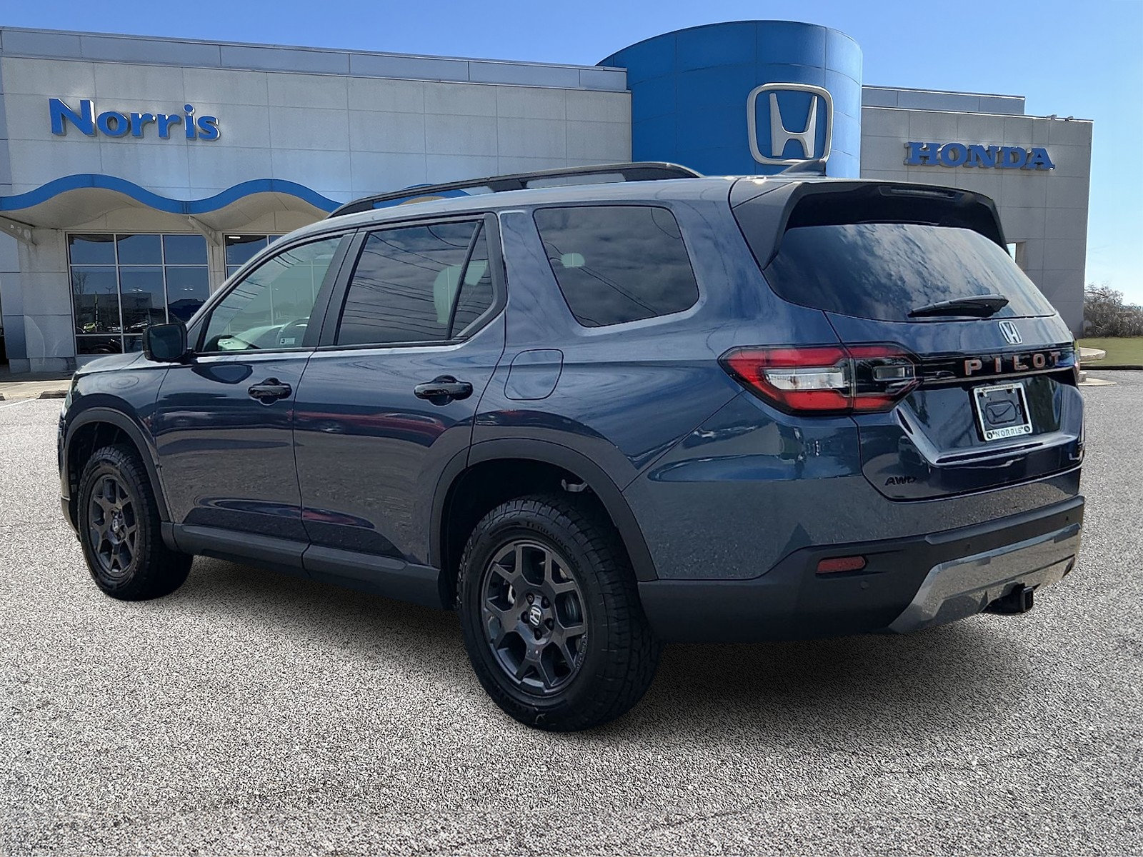 New 2026 Honda Pilot TrailSport image 3