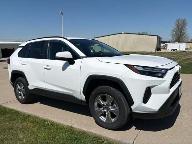 Used 2025 Toyota RAV4 XLE image 3