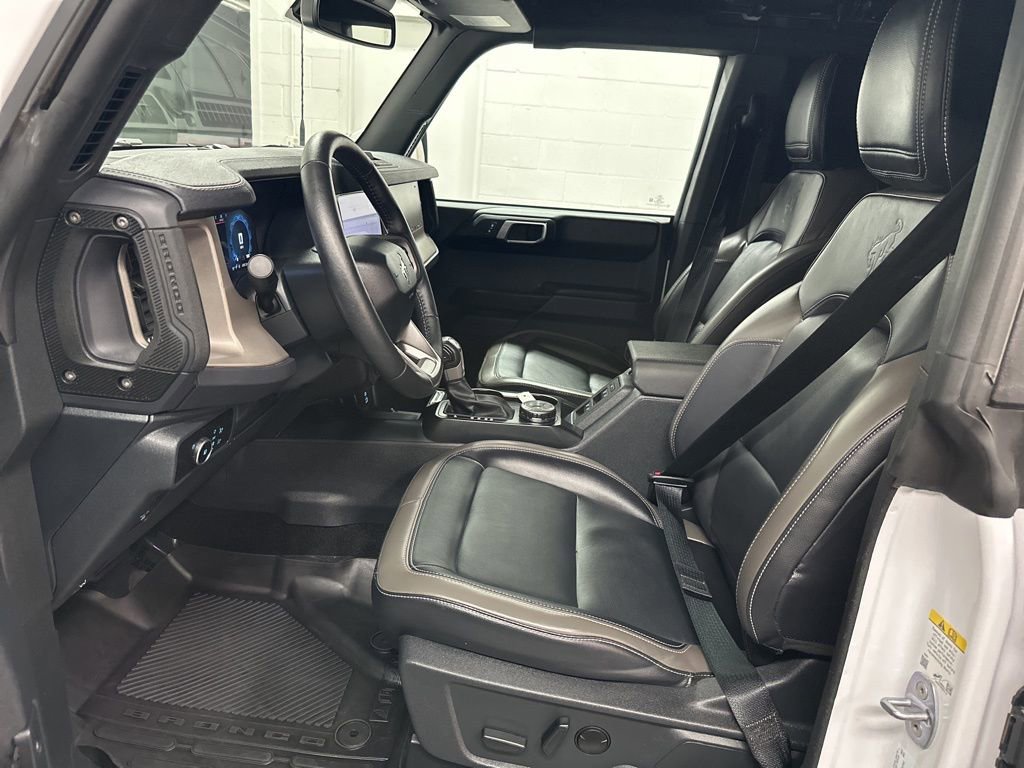 Used 2025 Ford Bronco Outer Banks AWD/4WD image 19