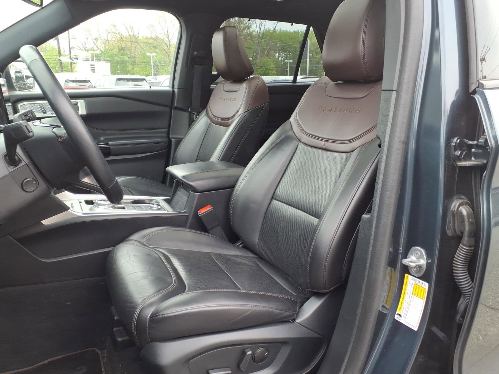Used 2023 Ford Explorer Platinum w/ Equipment Group 601A AWD/4WD image 14