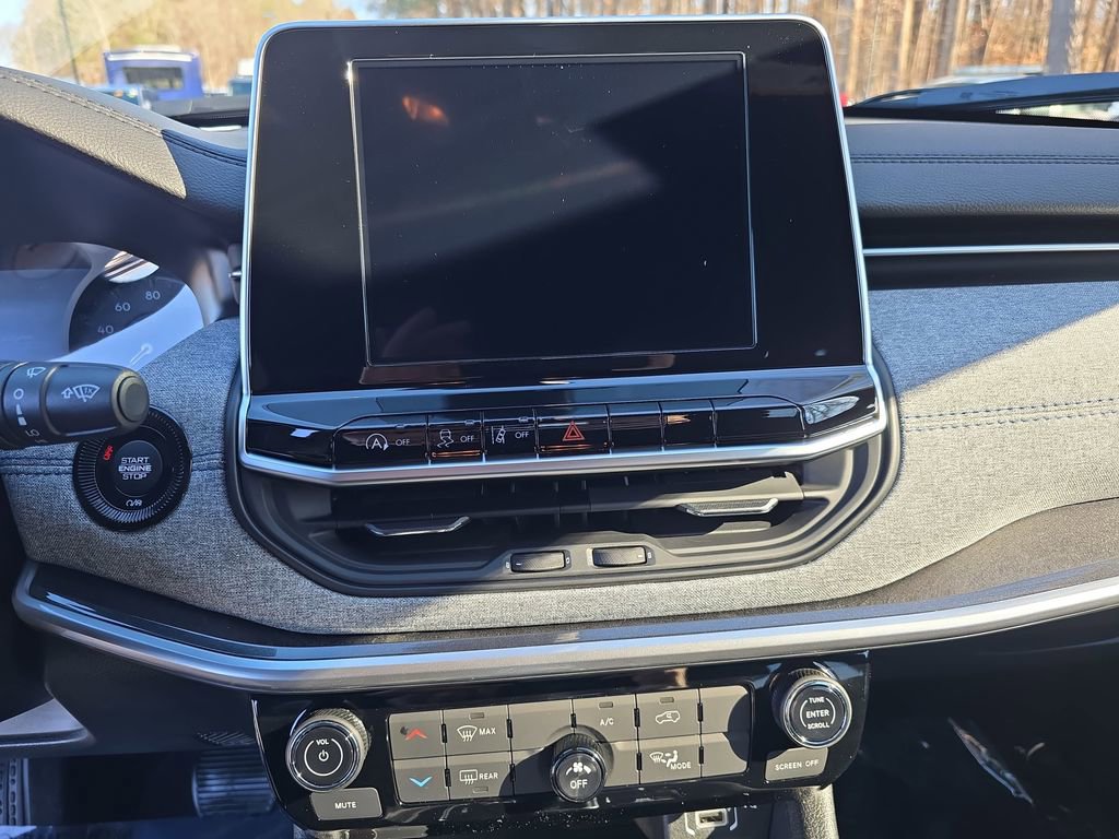 New 2026 Jeep Compass Latitude image 20