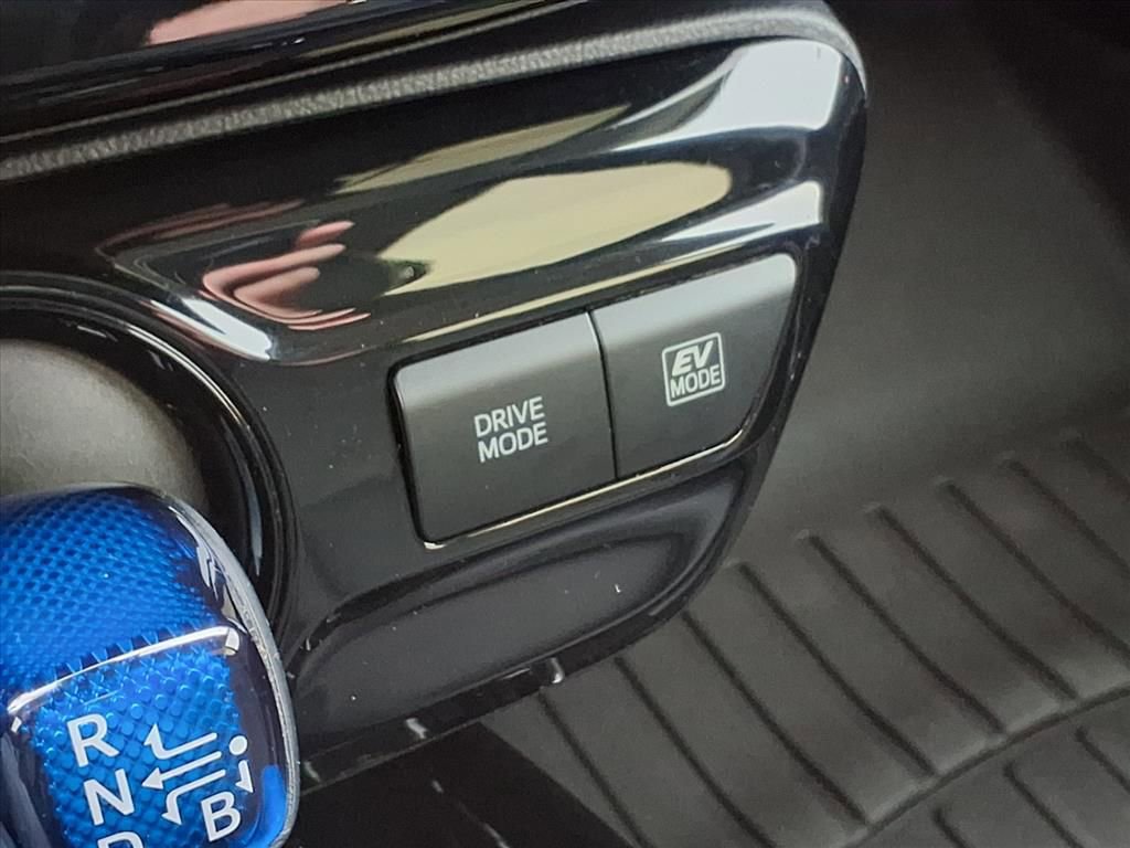 Certified 2020 Toyota Prius XLE image 21