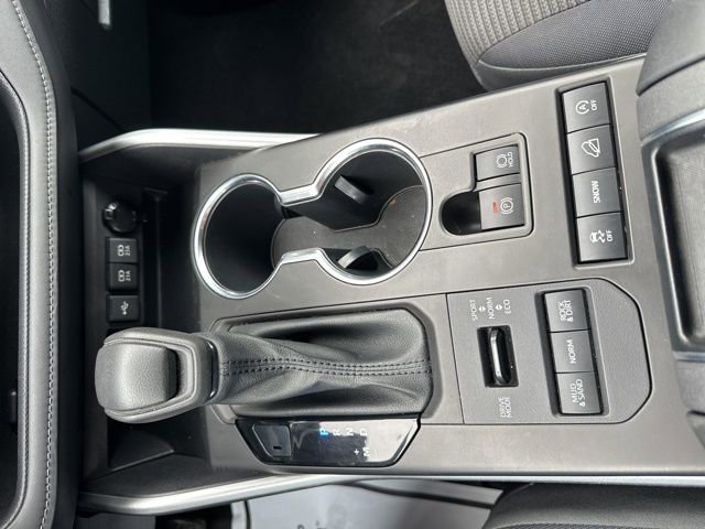 Used 2021 Toyota Highlander LE image 25