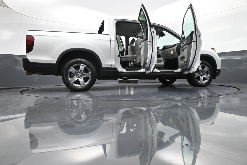 Certified 2025 Honda Ridgeline RTL image 48