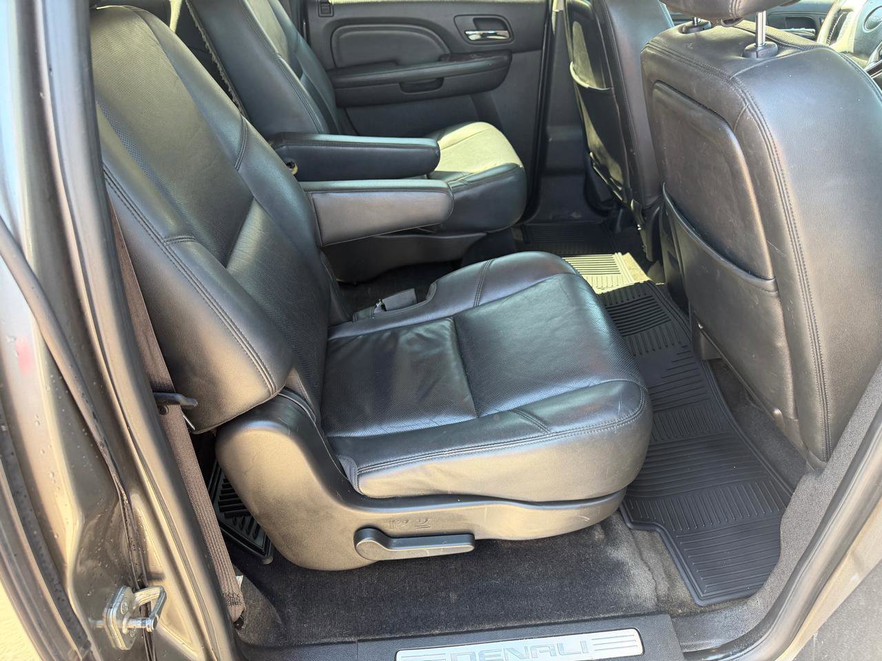 Used 2012 GMC Yukon XL Denali RWD image 13
