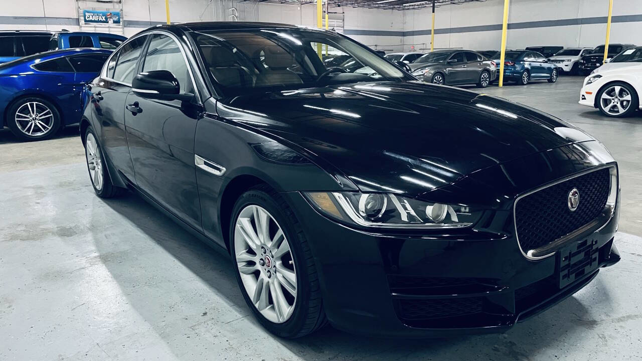 Used 2019 Jaguar XE Prestige image 11