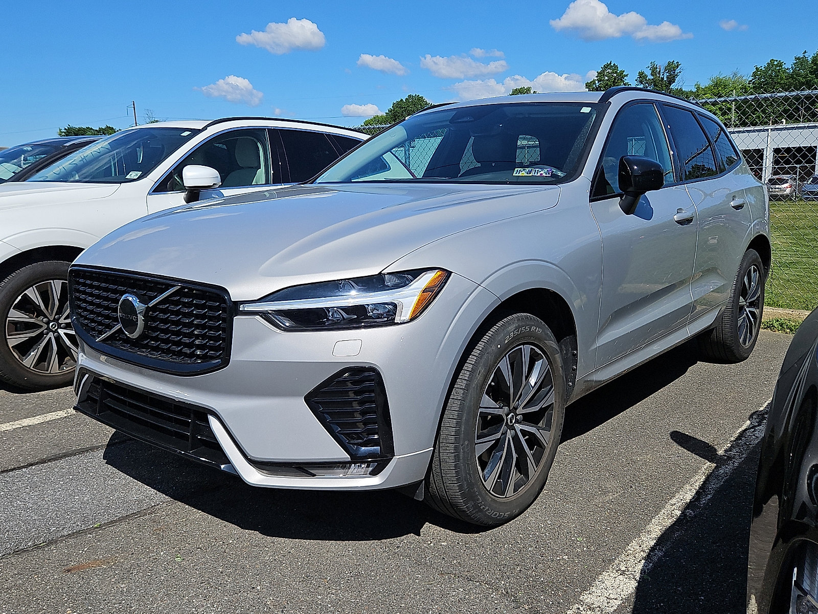 Used 2024 Volvo XC60 B5 Core w/ Climate Package AWD/4WD image 3
