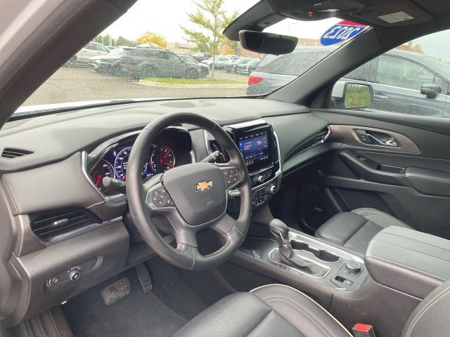 Used 2023 Chevrolet Traverse Premier FWD image 10