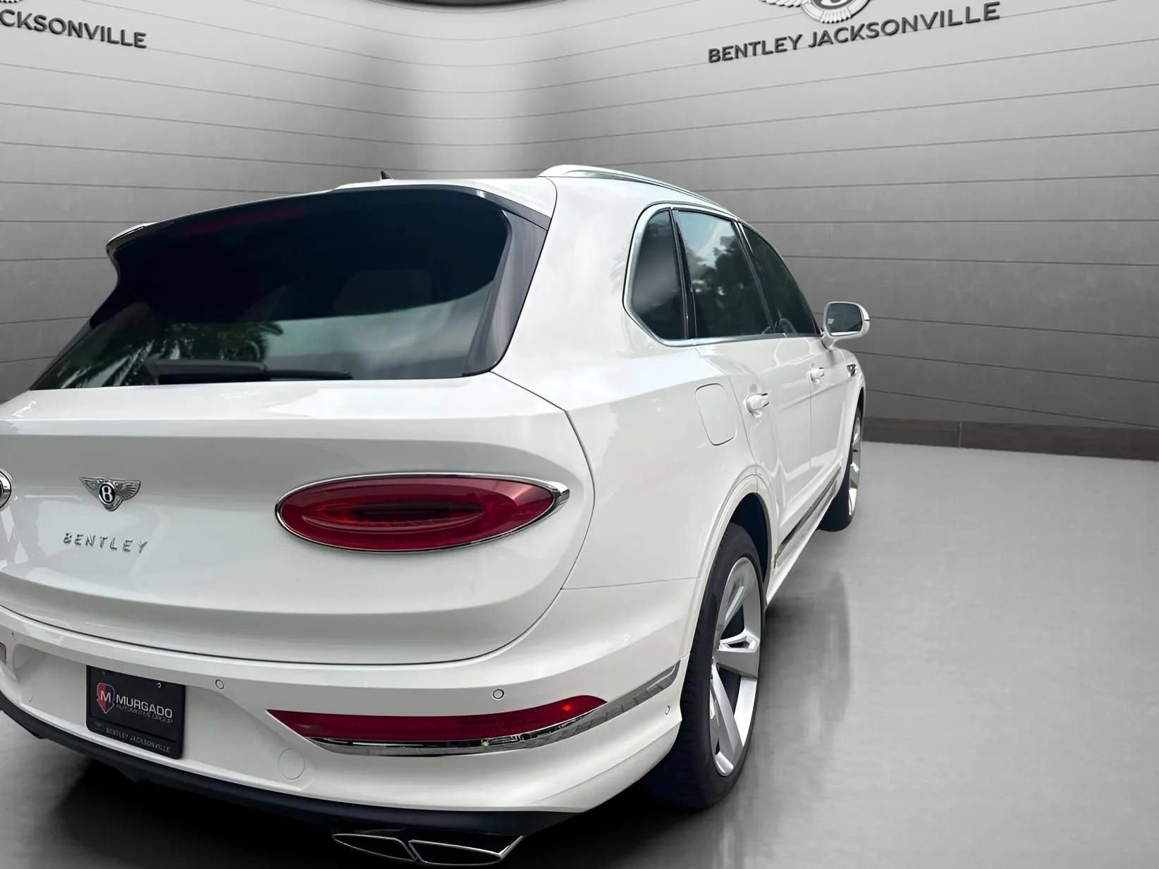 Certified 2025 Bentley Bentayga AWD/4WD image 43