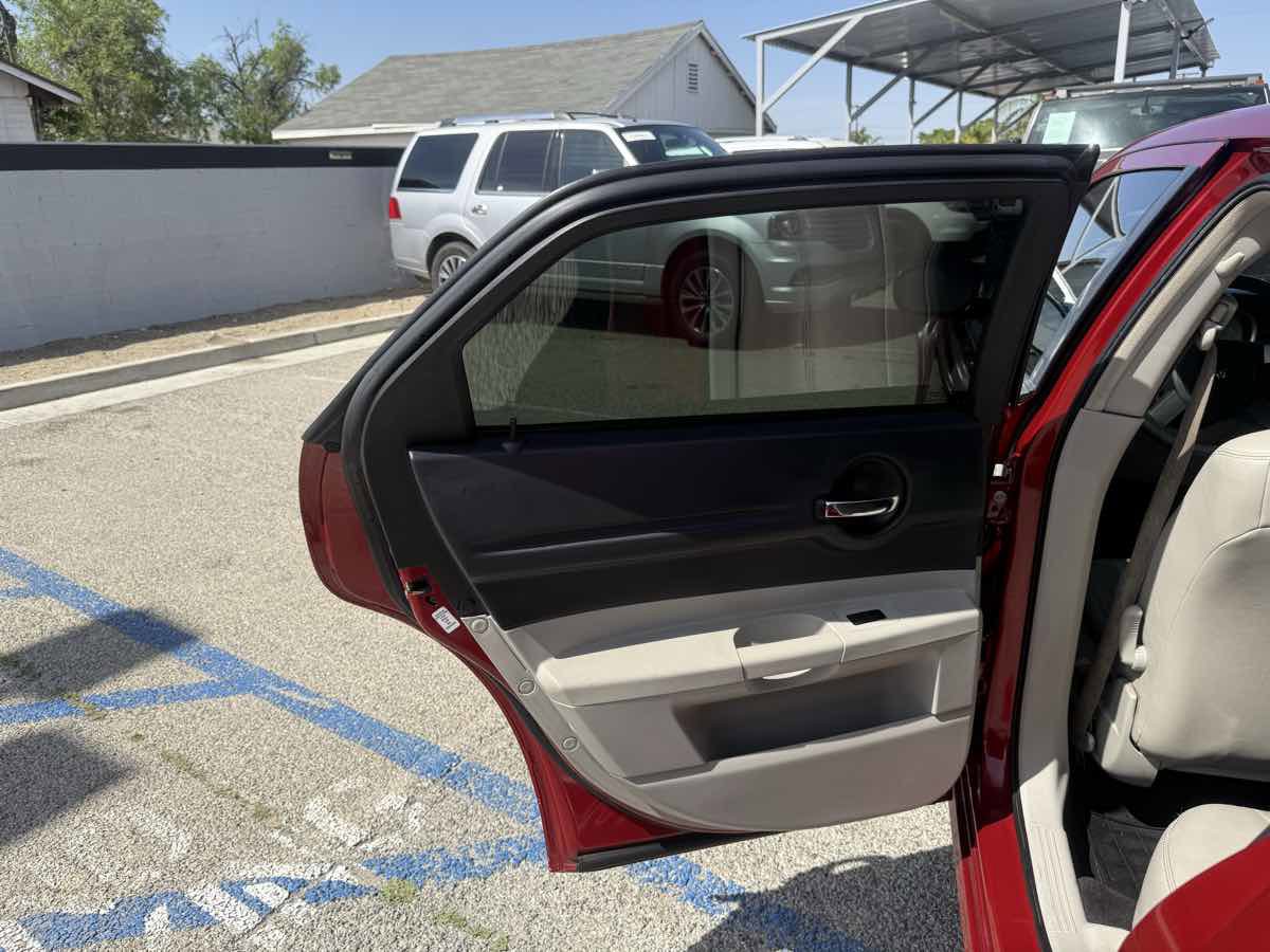 Used 2005 Dodge Magnum SE RWD image 16