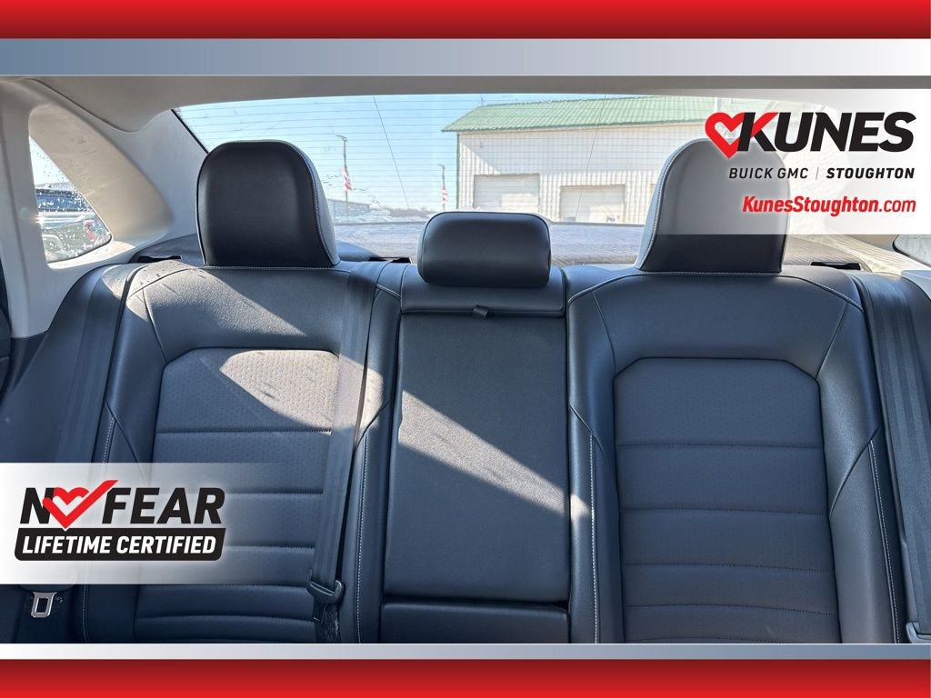 Used 2024 Volkswagen Jetta SE image 33