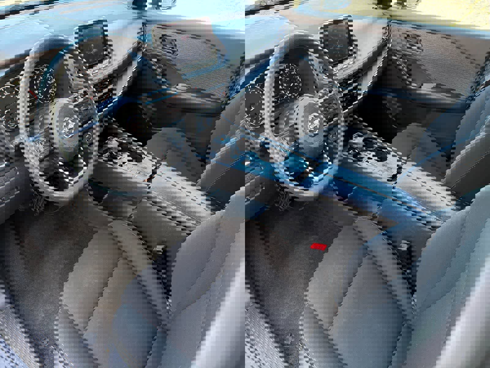 Used 2023 Nissan Rogue S image 11