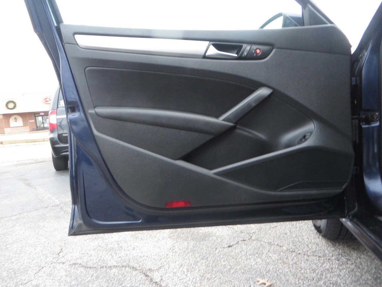 Used 2015 Volkswagen Passat 1.8T Wolfsburg Edition image 34