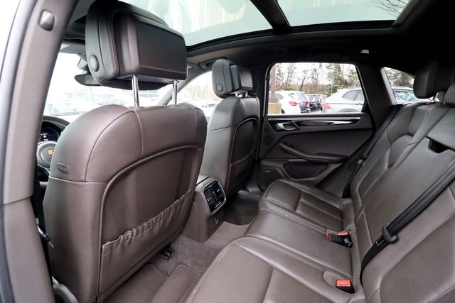 Used 2018 Porsche Macan AWD/4WD image 33