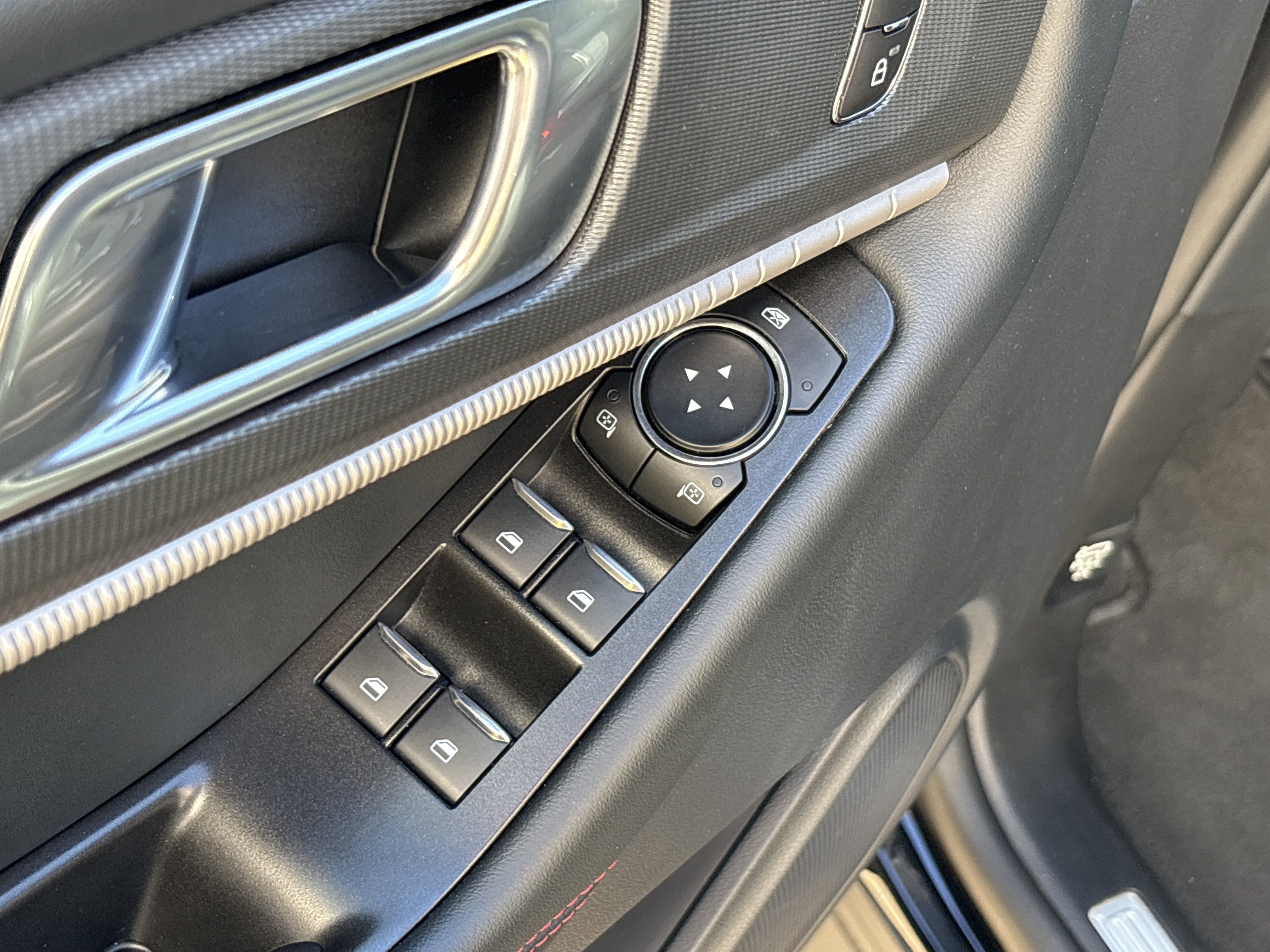 Used 2025 Ford Explorer ST-Line AWD/4WD image 15