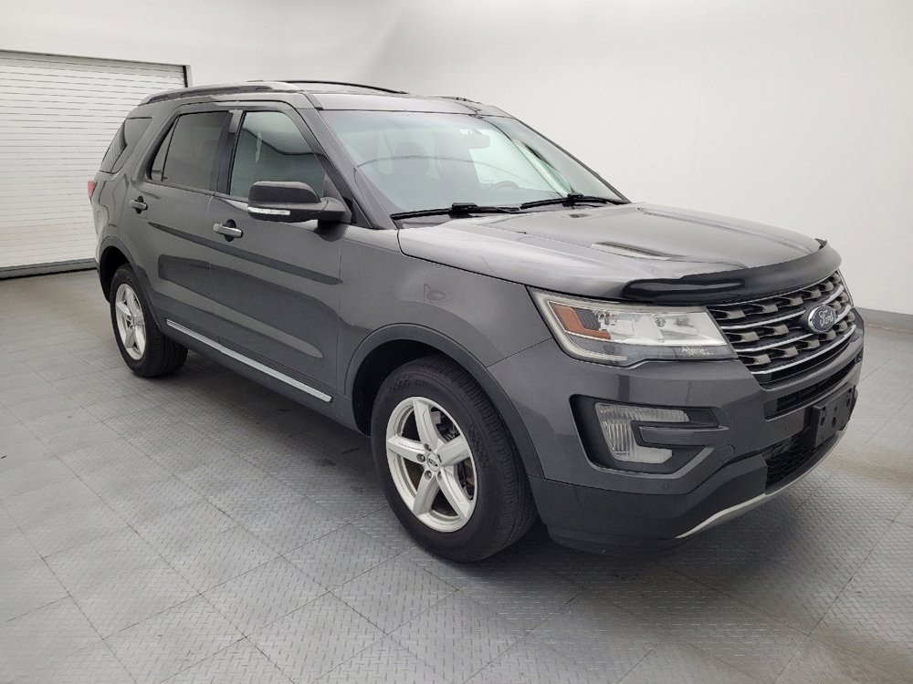 Used 2016 Ford Explorer XLT w/ Equipment Group 202A AWD/4WD image 11