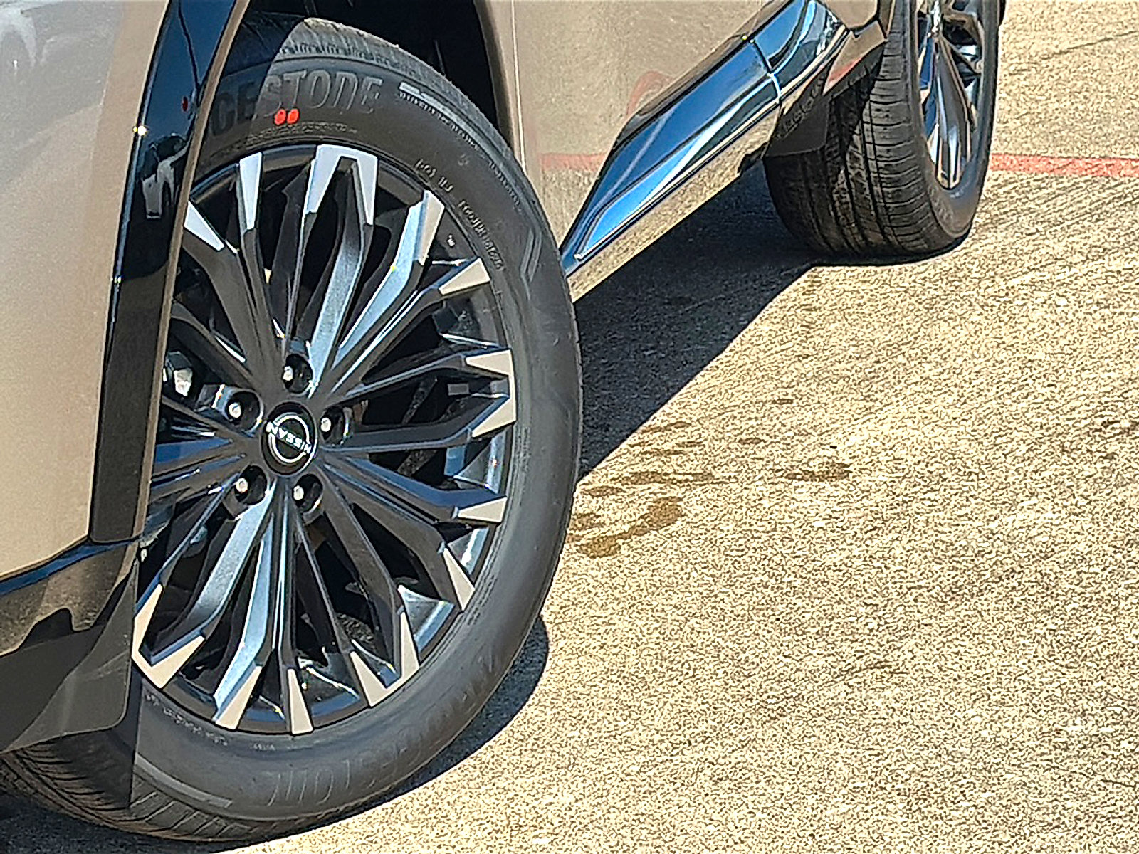 New 2026 Nissan Rogue Platinum w/ Platinum Premium Package image 3