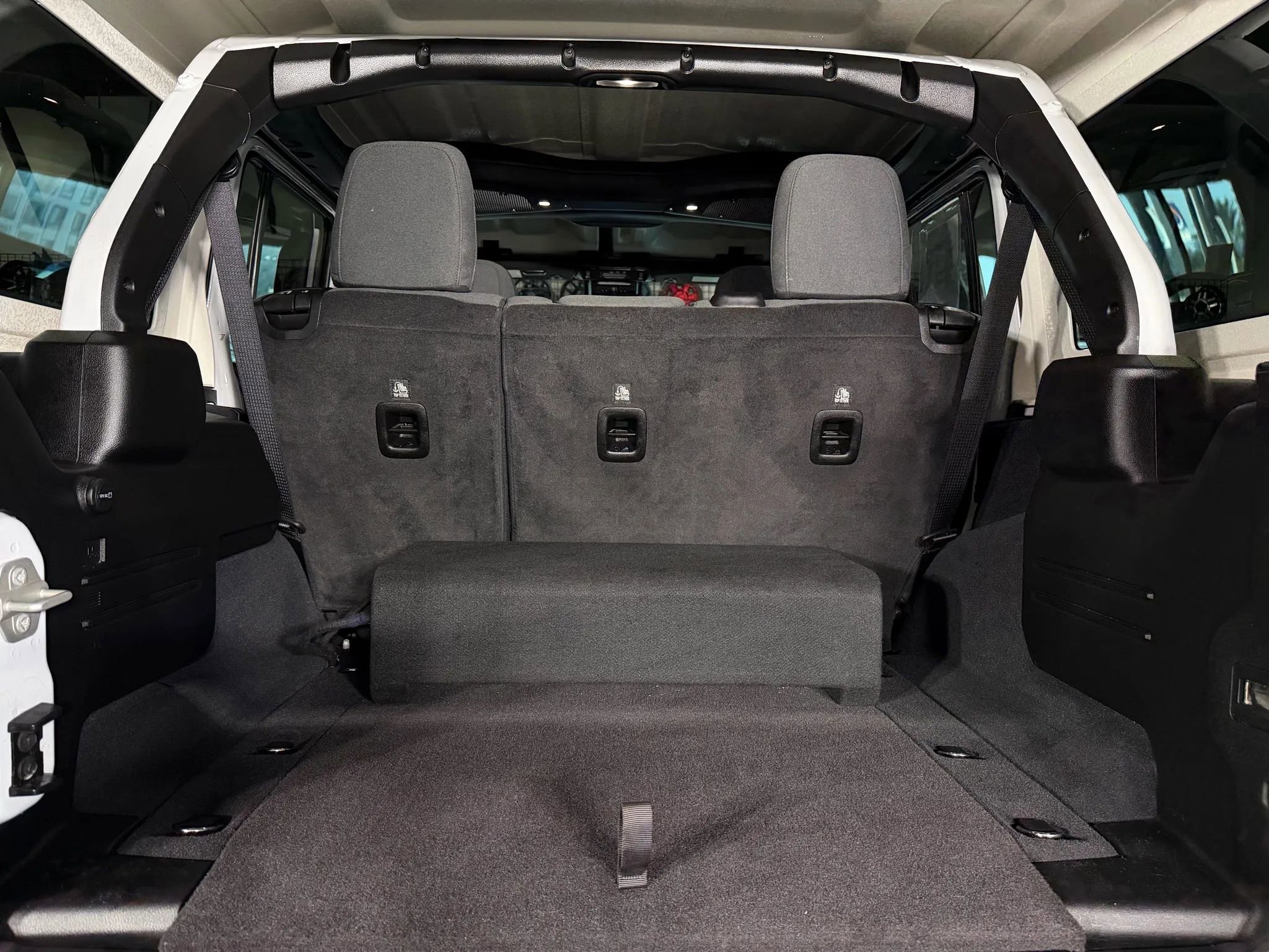 Used 2024 Jeep Wrangler Unlimited Rubicon w/ Convenience Group image 24