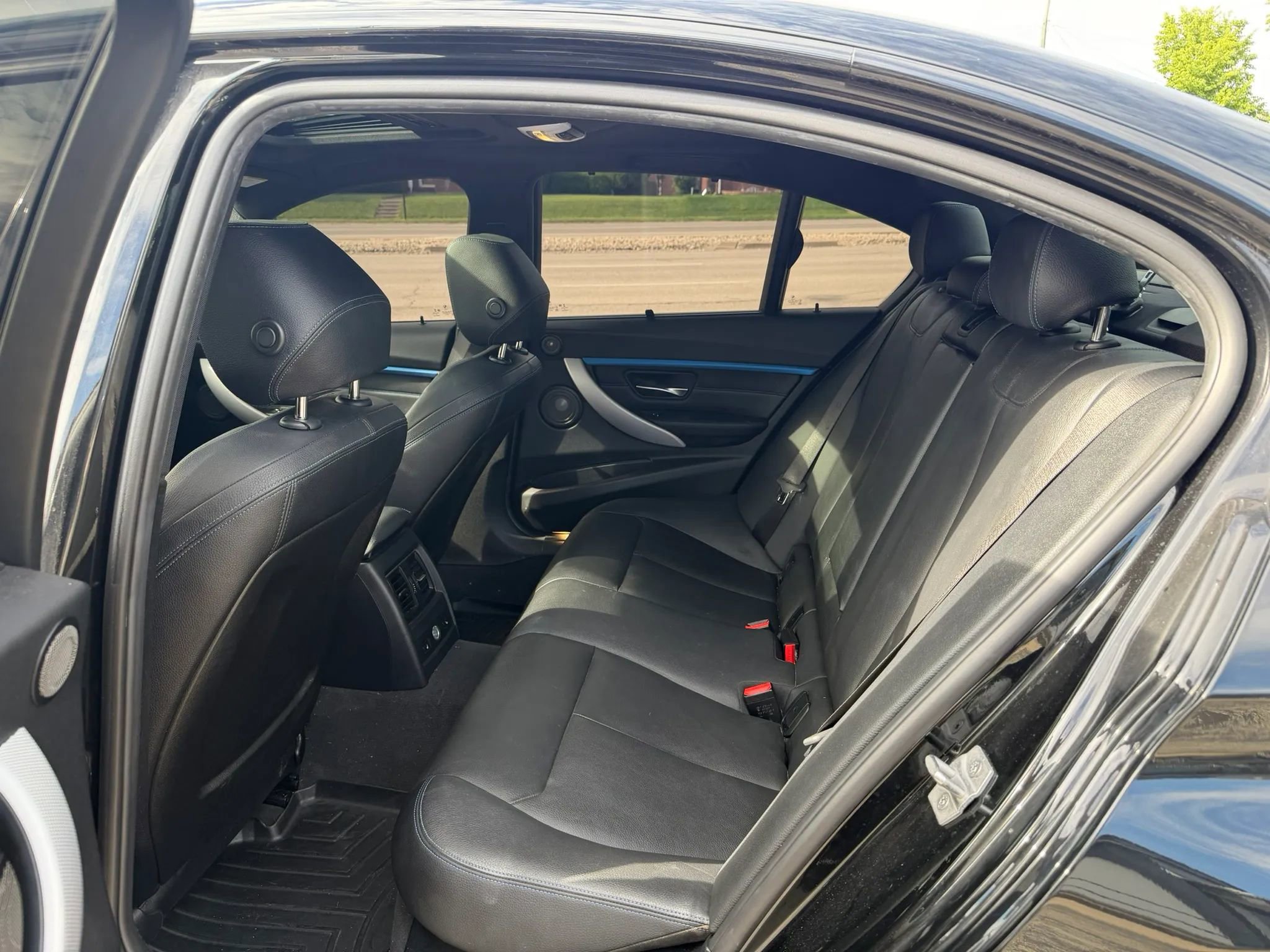 Used 2018 BMW 340i xDrive Sedan AWD/4WD image 18
