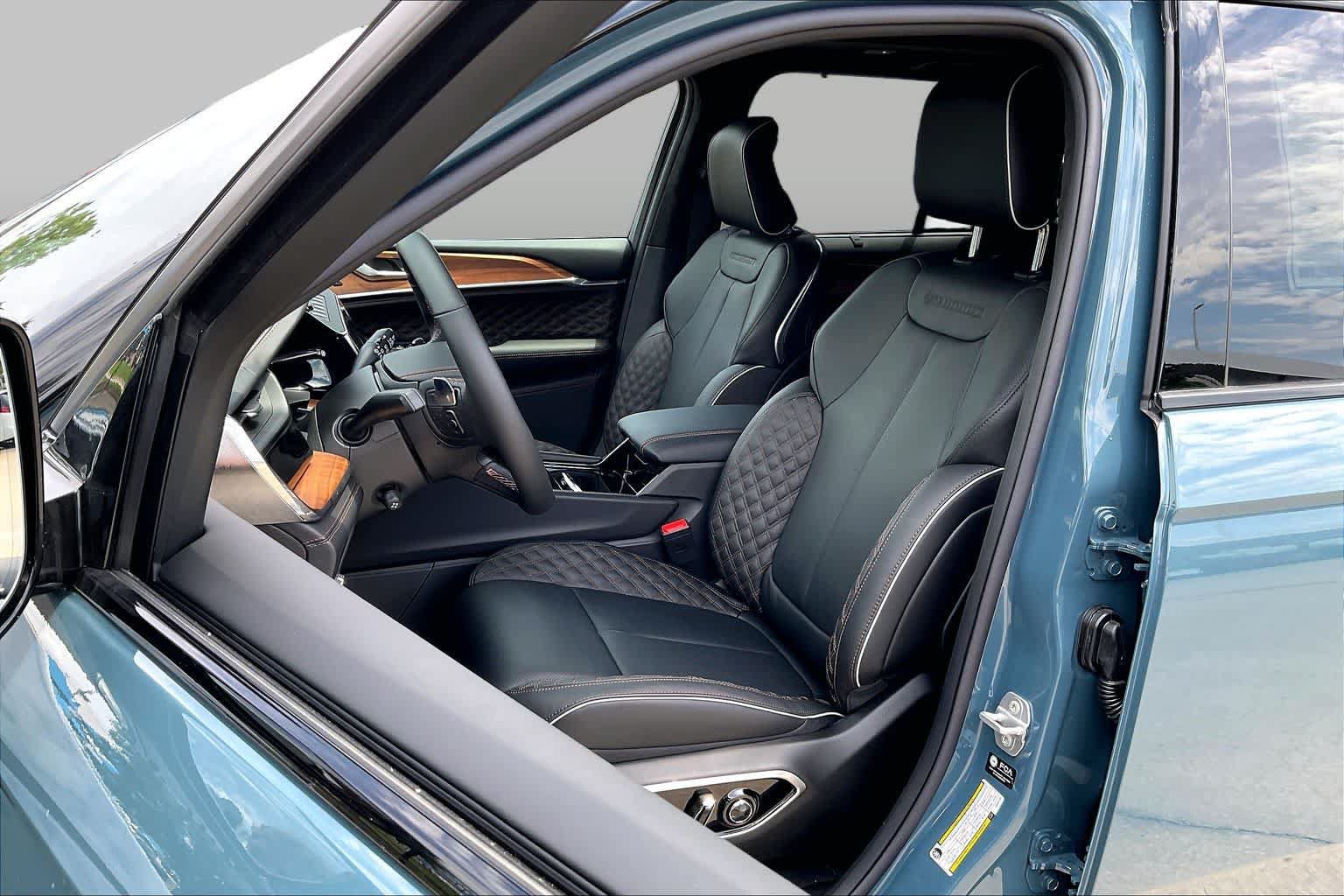 New 2026 Jeep Grand Cherokee Summit AWD/4WD image 9