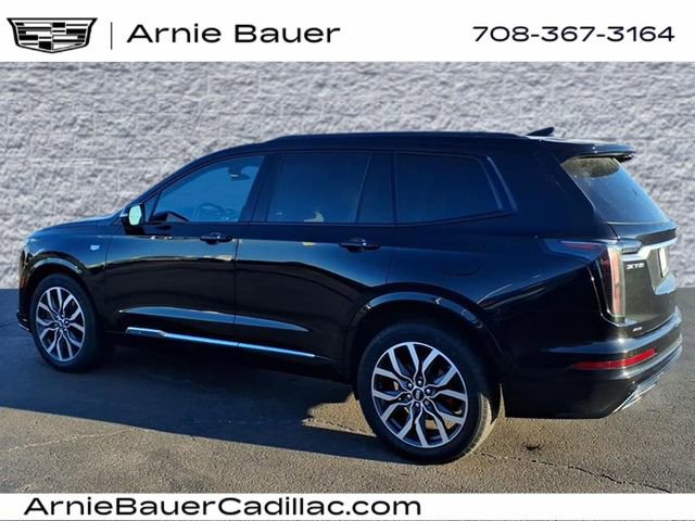 Used 2023 Cadillac XT6 Sport w/ Technology Package image 9