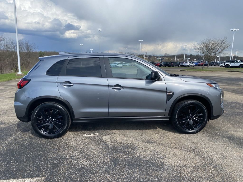 Used 2025 Mitsubishi Outlander Sport LE image 2
