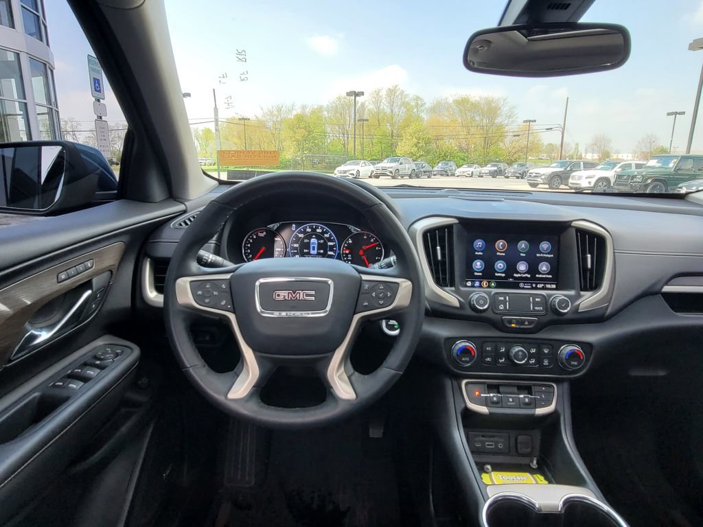 Used 2024 GMC Terrain Denali w/ Denali Premium Package image 16