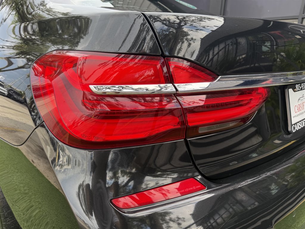 Used 2019 BMW 740i w/ M Sport Package RWD image 11
