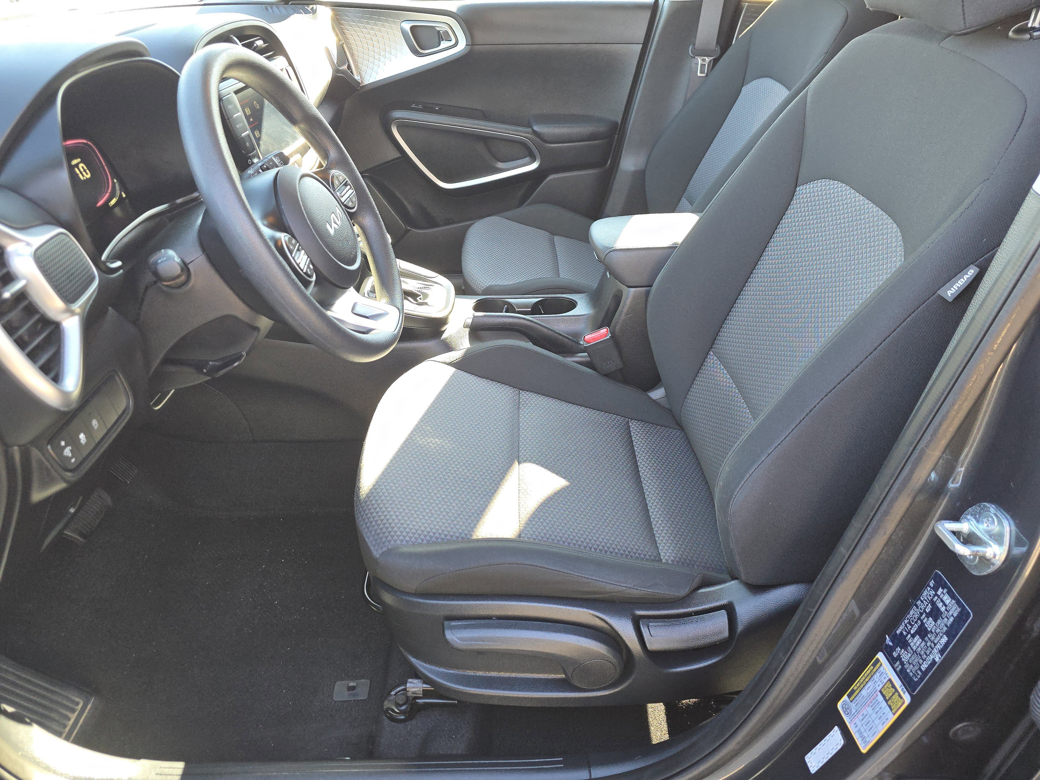 Used 2024 Kia Soul LX w/ Option Group 015 image 18