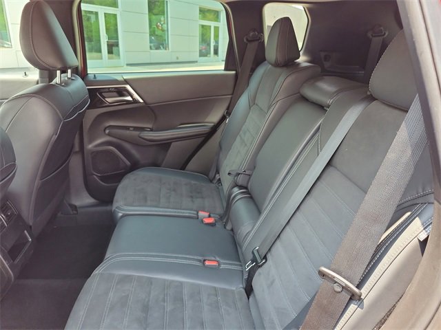 Used 2023 Mitsubishi Outlander SE Black Edition image 29