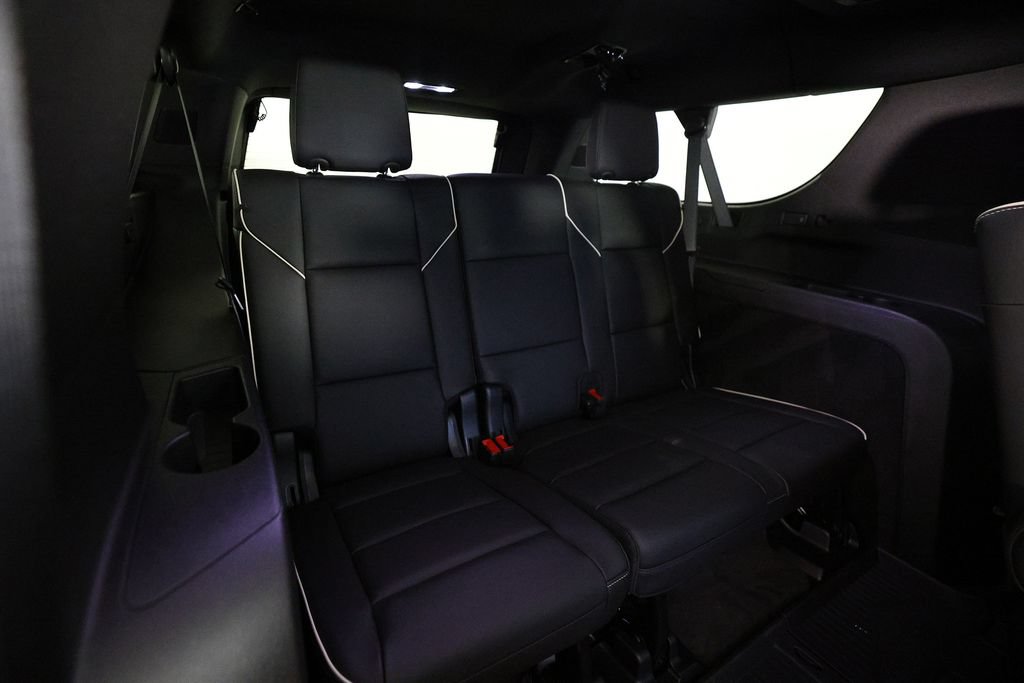 Used 2025 Cadillac Escalade ESV Sport w/ LPO, ONYX Package AWD/4WD image 12