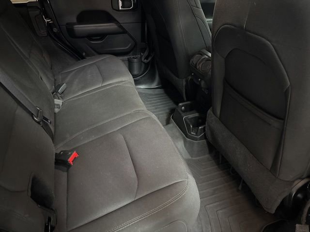 Used 2020 Jeep Wrangler Unlimited Sahara AWD/4WD image 14