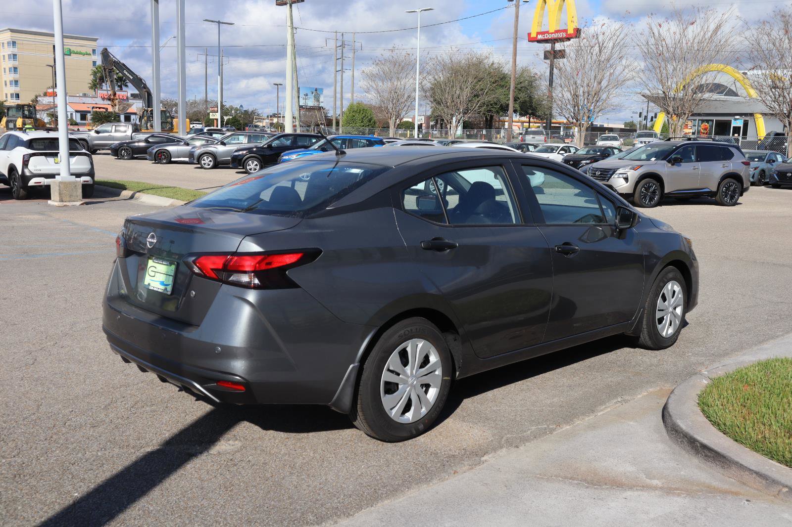 Used 2025 Nissan Versa S w/ Trunk Package image 6
