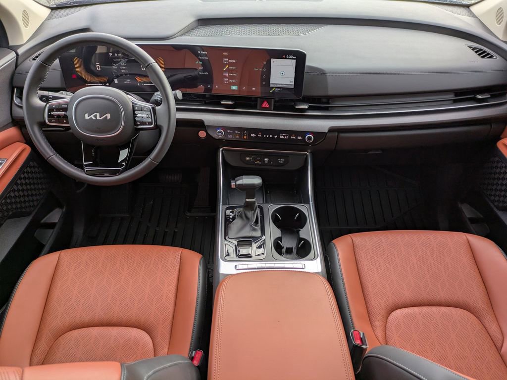 Used 2026 Kia Carnival EX image 16