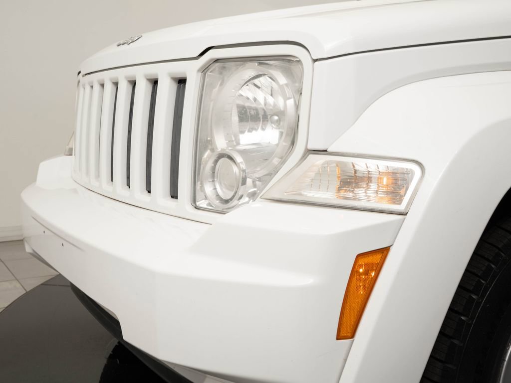 Used 2012 Jeep Liberty Sport RWD image 3