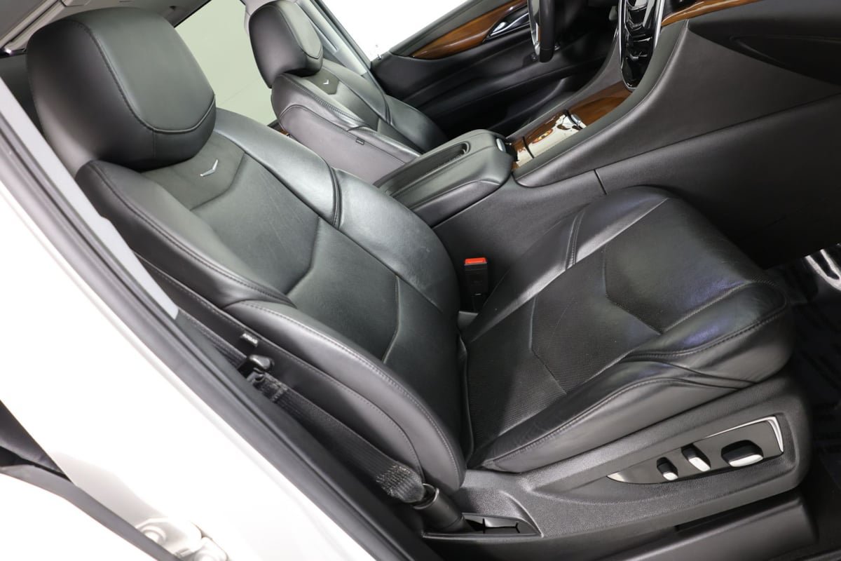 Used 2020 Cadillac Escalade Luxury AWD/4WD image 42