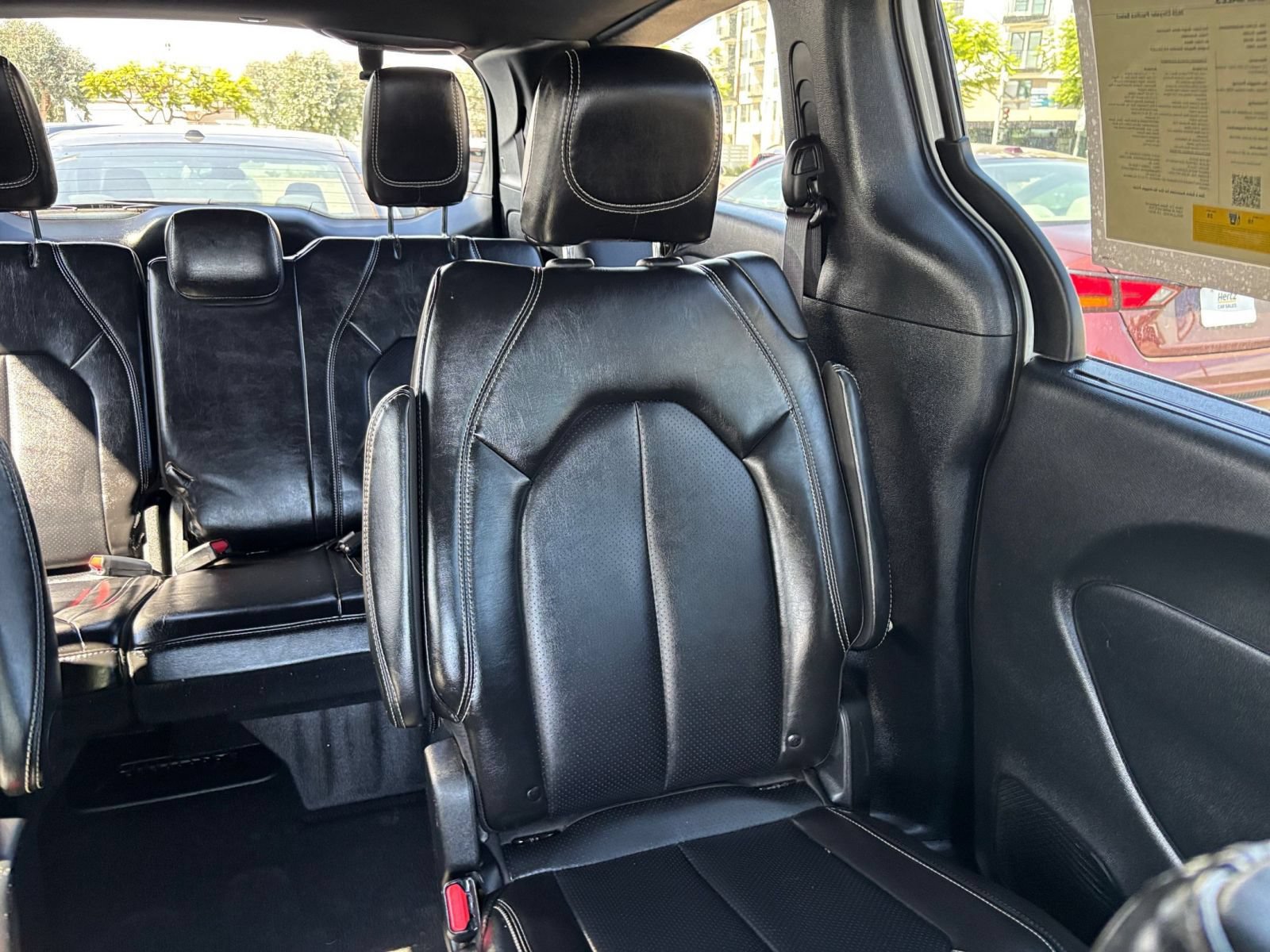 Used 2025 Chrysler Pacifica Select FWD image 39