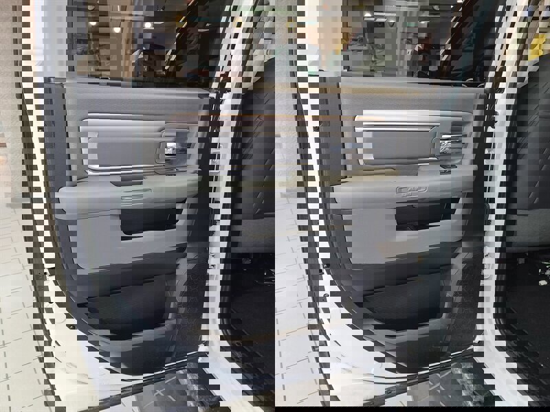 Used 2016 RAM 1500 Classic SLT w/ Trailer & Traction Group image 11