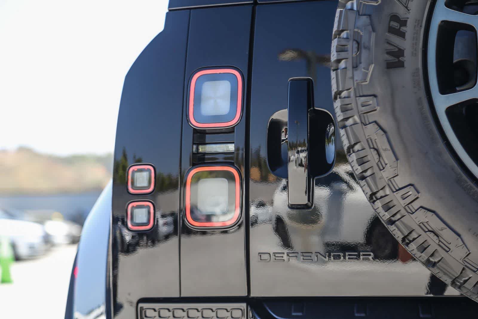 New 2026 Land Rover Defender 110 OCTA AWD/4WD image 7