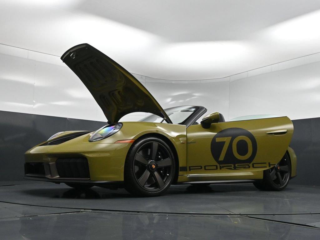 Certified 2026 Porsche 911 GTS RWD image 42