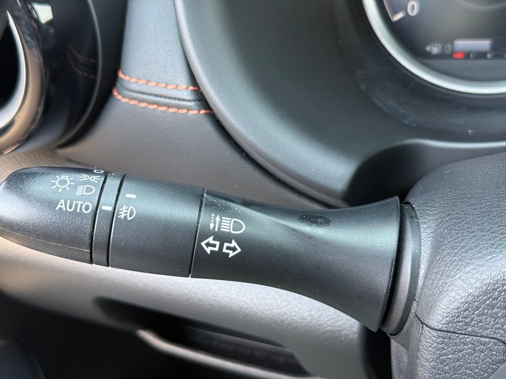 Used 2020 Nissan Kicks SR image 17