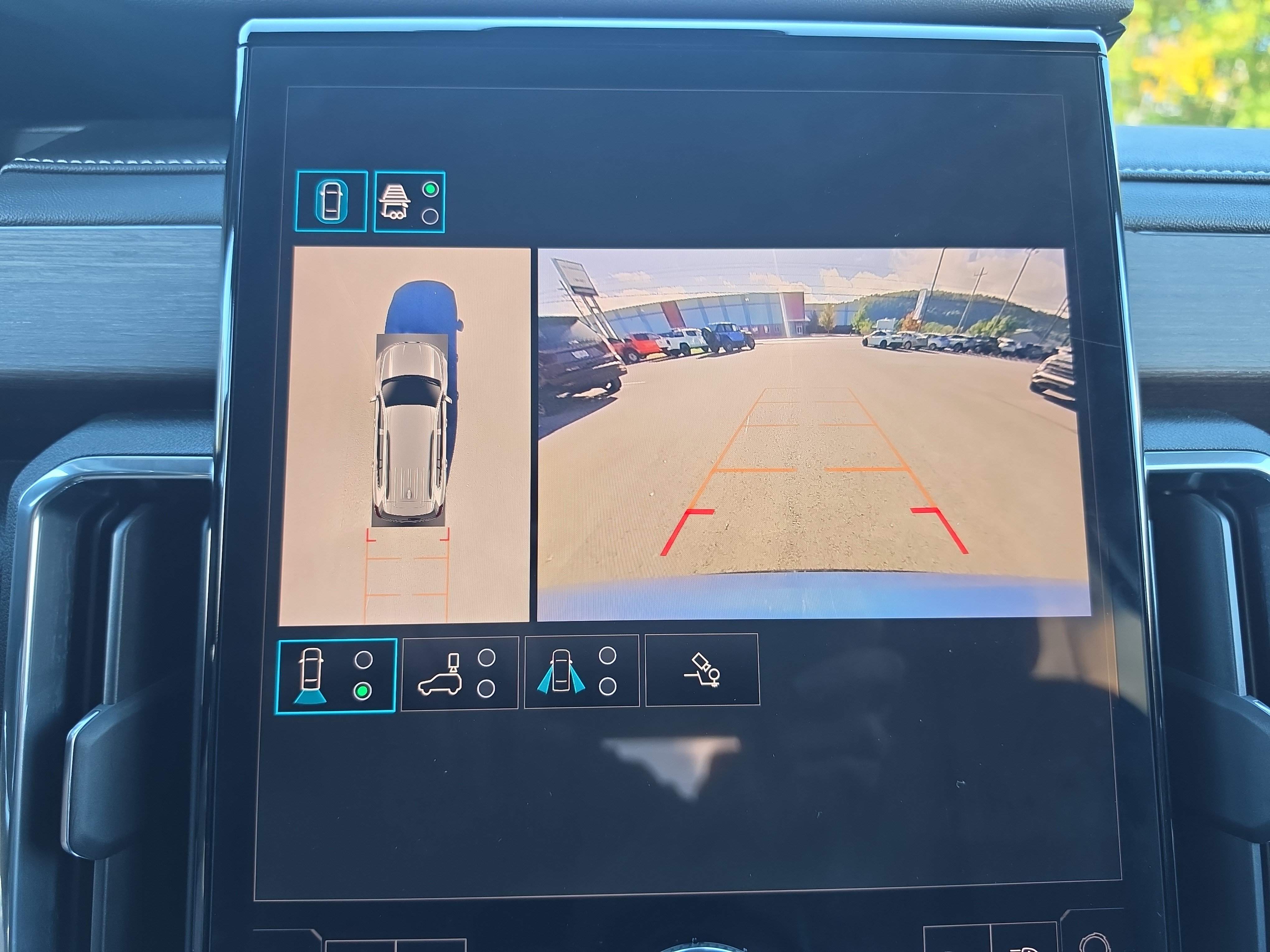 Used 2025 GMC Acadia Denali w/ LPO, Floor Liner Package AWD/4WD image 29