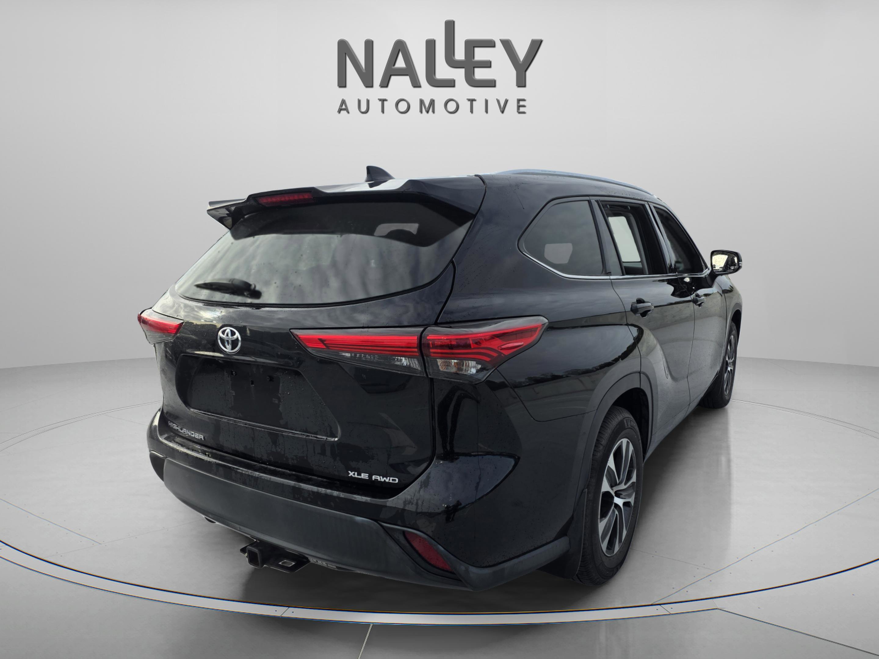 Used 2020 Toyota Highlander XLE image 5