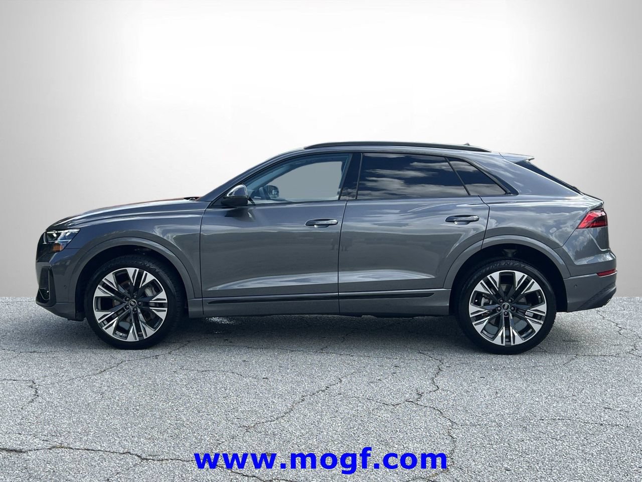 Used 2025 Audi Q8 Premium AWD/4WD image 24