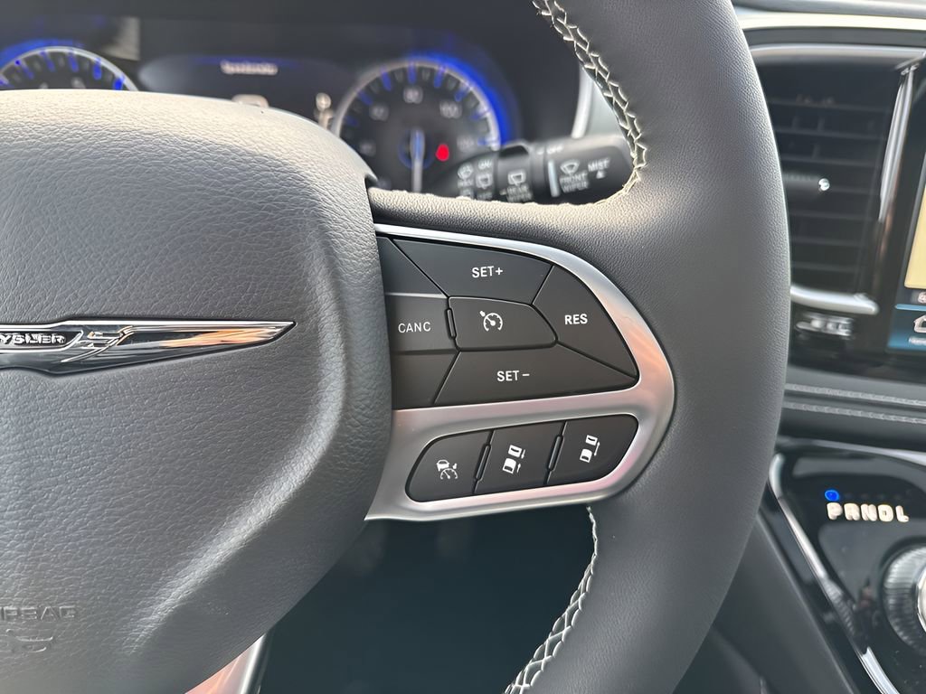 New 2026 Chrysler Pacifica Limited w/ Uconnect Theater Family Group AWD/4WD image 42