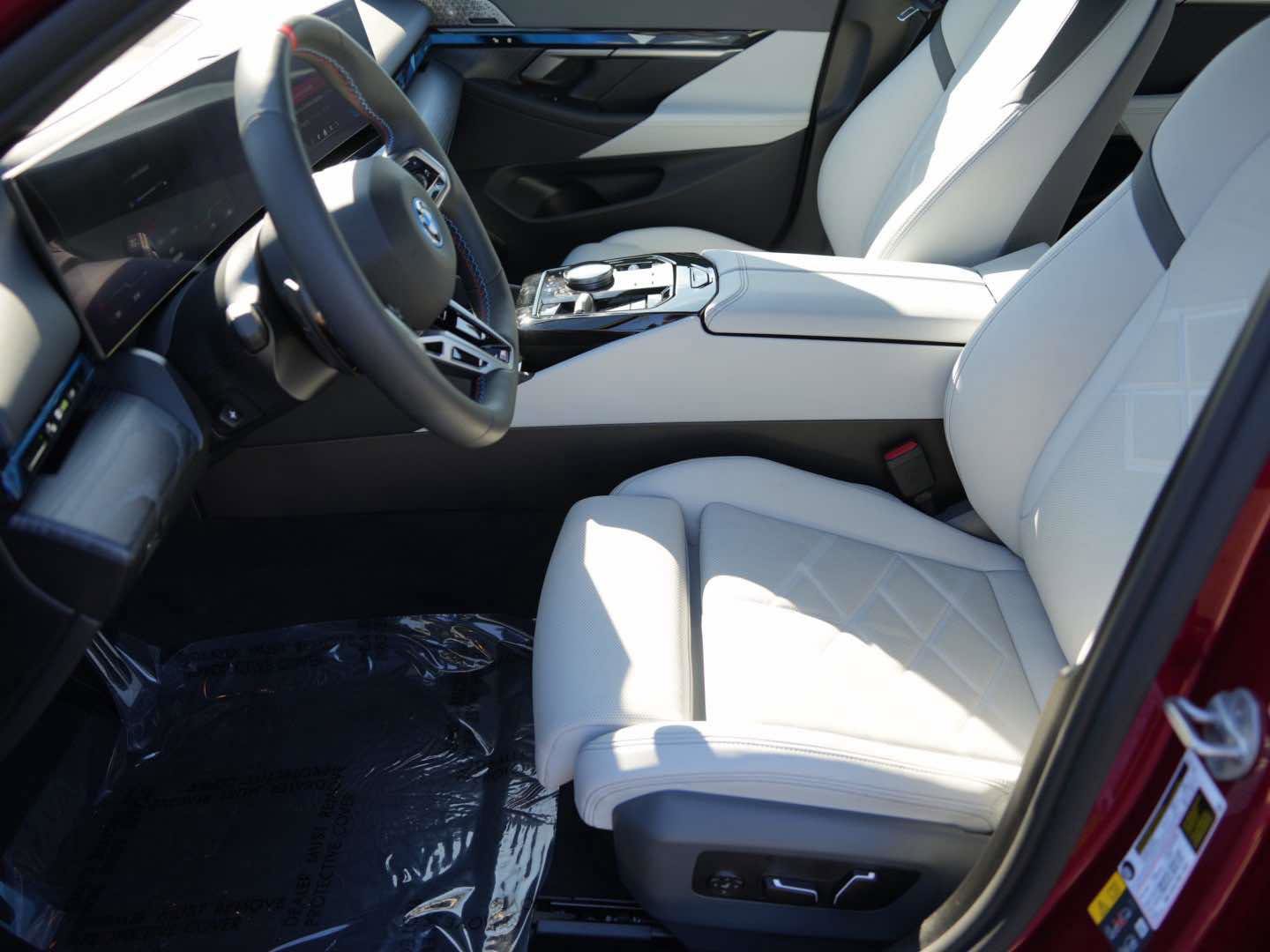 Used 2025 BMW i5 M60 w/ Dynamic Handling Package image 11